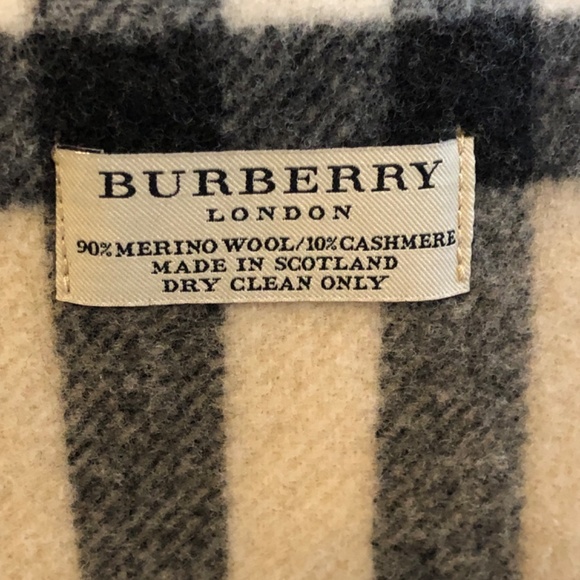 BURBERRY CAPE/ LARGE STOLE - Picture 13 of 16
